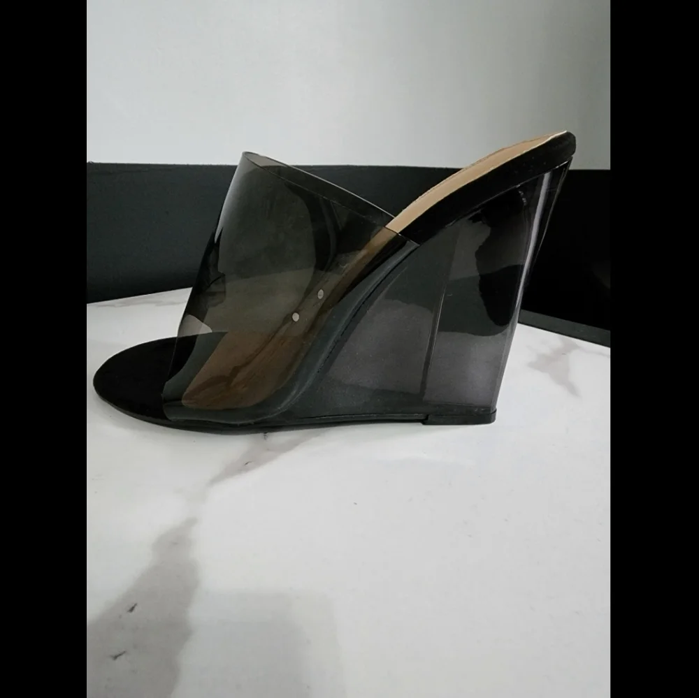 REEBA black Wedge. Size 8. - Picture 3 of 3